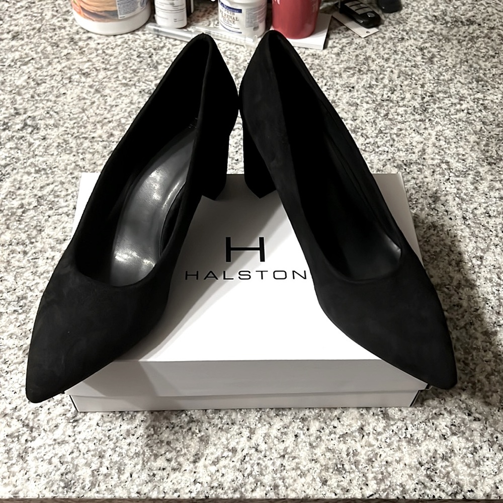 *BRAND NEW* Halston black suede pumps